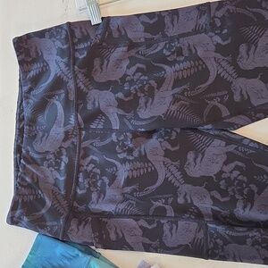 Constantly Varied Gear Black and grey Dino flex full length leggings sz small